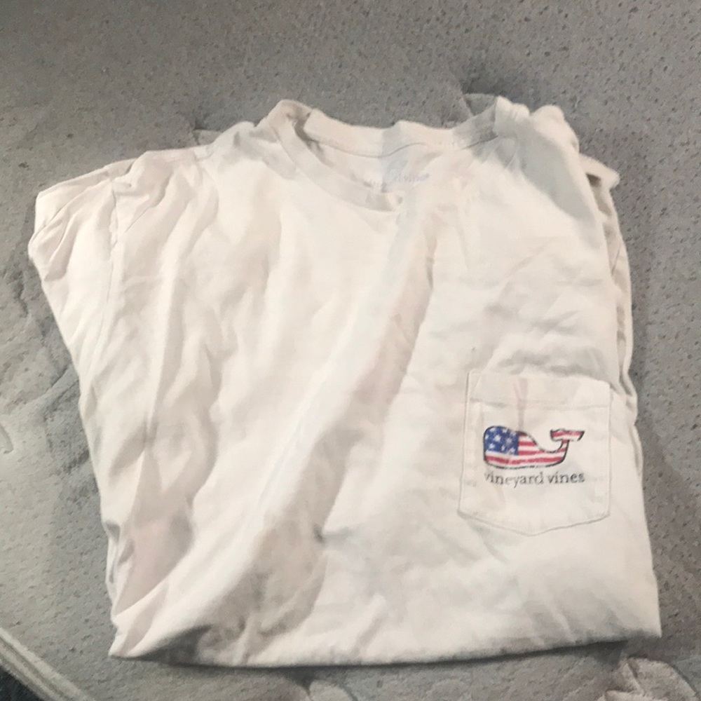 Mens vineyard vine T-shirt